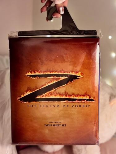 Zoro 2005 bed cover