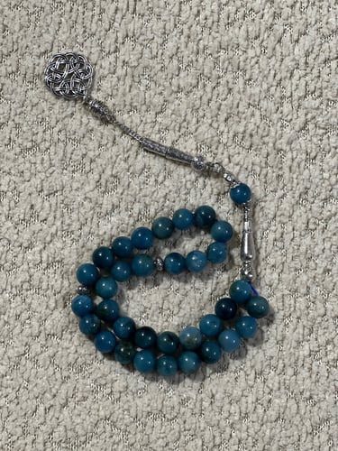 سبحة حجر بكلايت نيلي مطعم