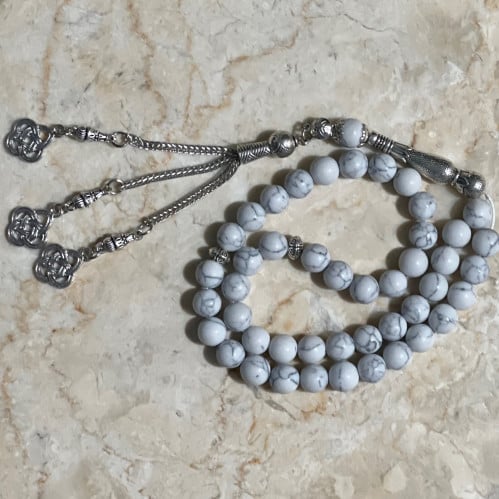 سبحة حجر عقيق صناعي ماربل