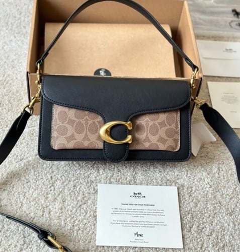 شنط كوتش كوتش