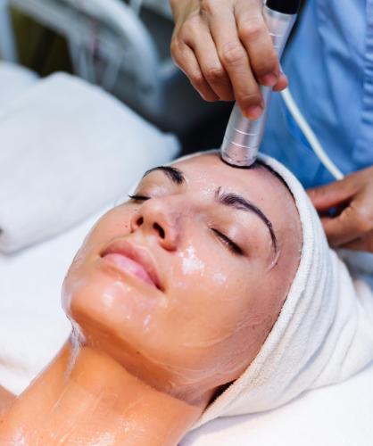 جلسة ديرمابن + ابرة اليوسيل ماسك الكافيار هدية