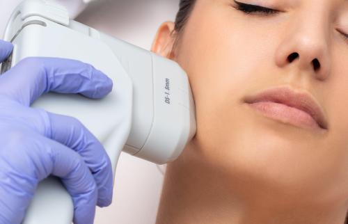 جلسة هايفو لإزالة الذقن المزدوجة وتحديد الفك بجهاز...