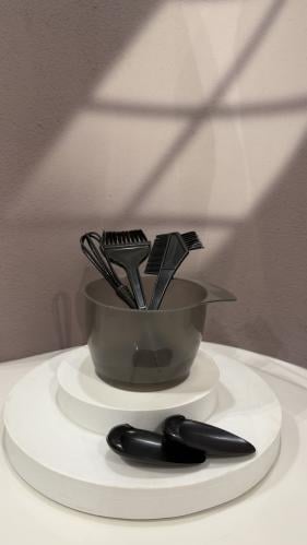 مجموعه أدوات للعنايه لتسهيل وضع الحناء او الماسكات