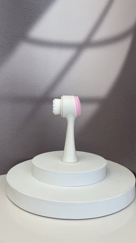 فرشاه لتنظيف الوجه