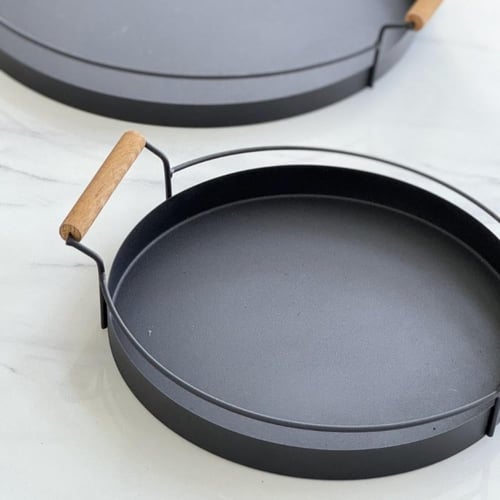 صينية تقديم معدن بمسكة خشب