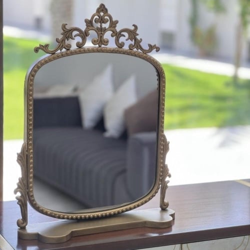 مرايا بشكل مميز