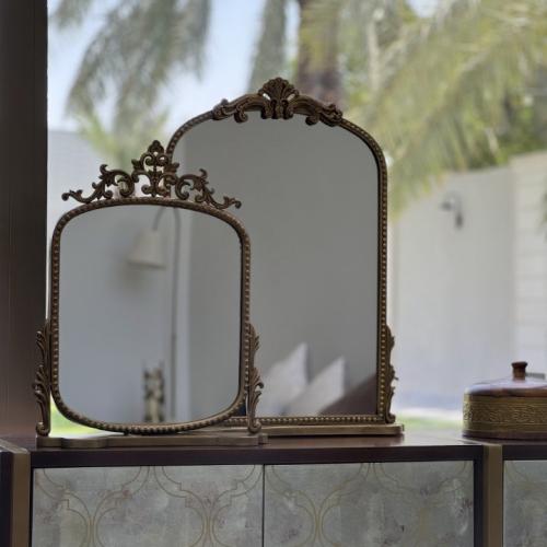 مرايا بشكل مميز