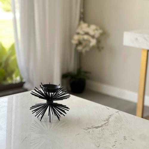 مبخرة معدن بلون اسود