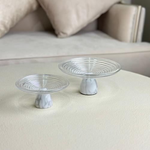 تقديمة زجاج بقاعدة رخام