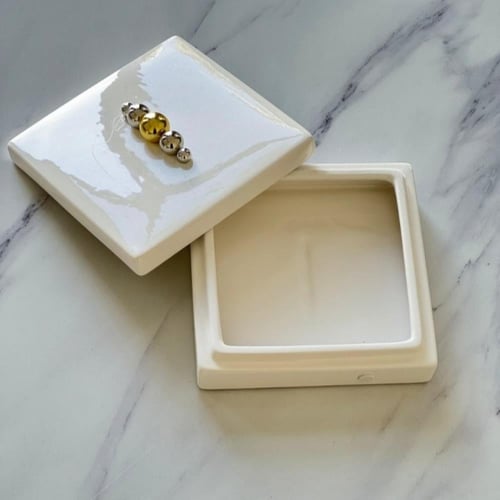 تقديمة بغطاء سيراميك