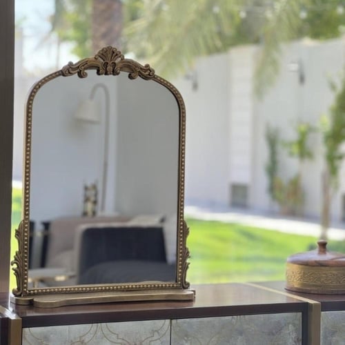 مرايا بشكل مميز