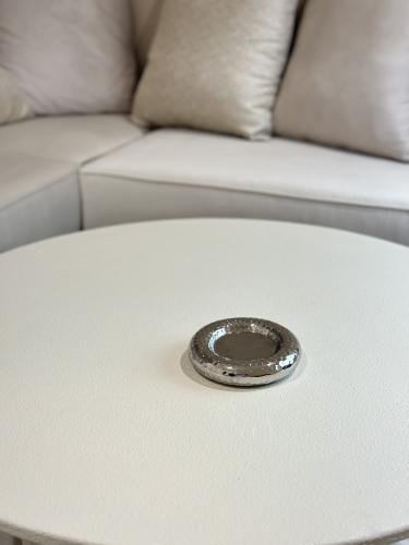 تقديمة سيراميك فضي