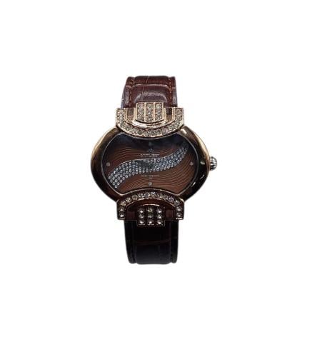 ساعة مميزة وفاخرة