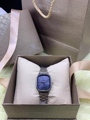 ساعة نسائي نيو لاتينا