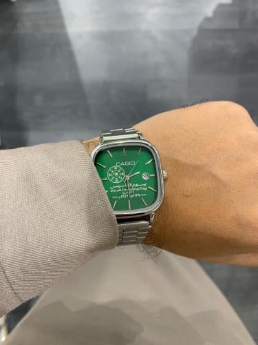 ساعة كاسيو رجالي يوم التأسيس ( فضي - اخضر )