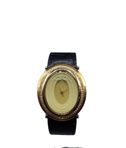 ساعة مميزة وفاخرة