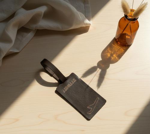 تاق شنطة سقر من الجلد