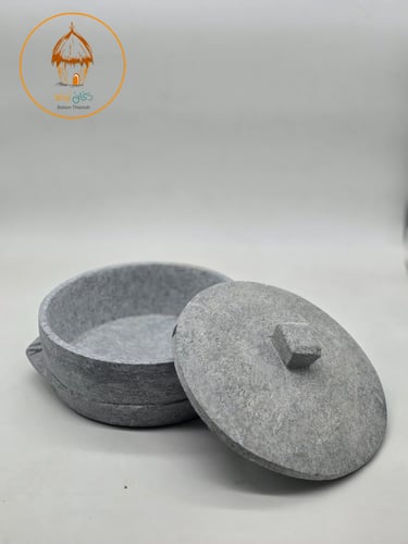 مغش وسط مع غطاء حجر