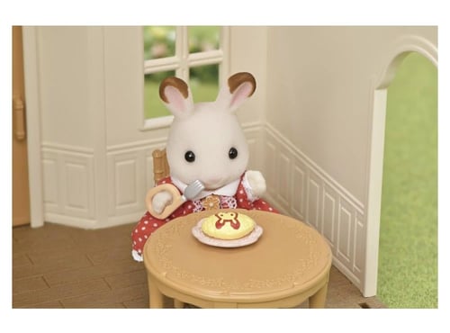 كوخ سيلفينيان فاميليز بسقف احمر