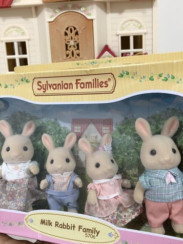 سيلفينيان فاميليز الاصلية ميلك باني