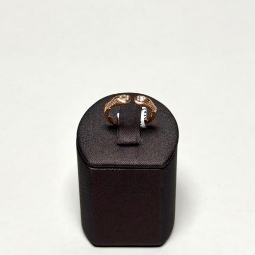 Diamond ring, 18-karat gold