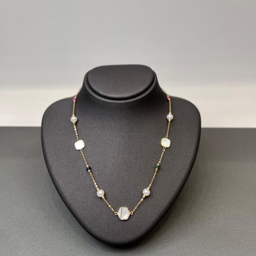 Diamond necklace decorated with pearls, 18-karat gold