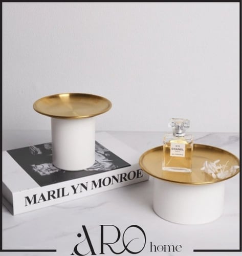 مجموعة 3 ستاندات ذهبي بقاعدة بيضاء لتقديم للحلويات