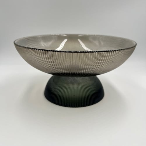 حامل زجاجي بني بقاعدة سوداء كبير