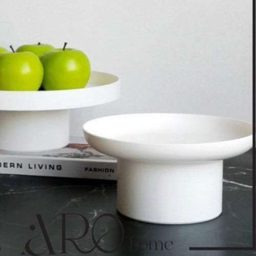 ستاند صغير باللون الأبيض للتقديم