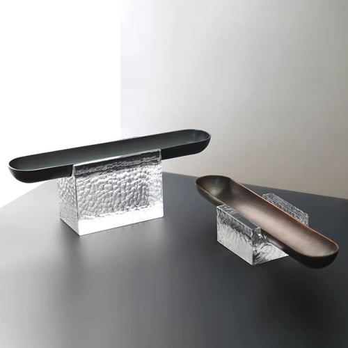 ستاند اسود صغير بقاعدة شفافة