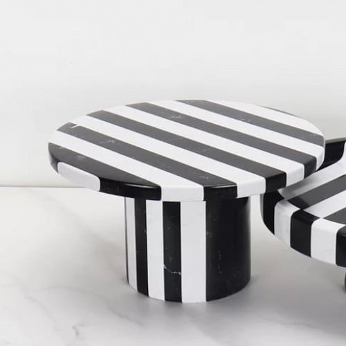 ستاند رخامي بقاعدة لتقديم