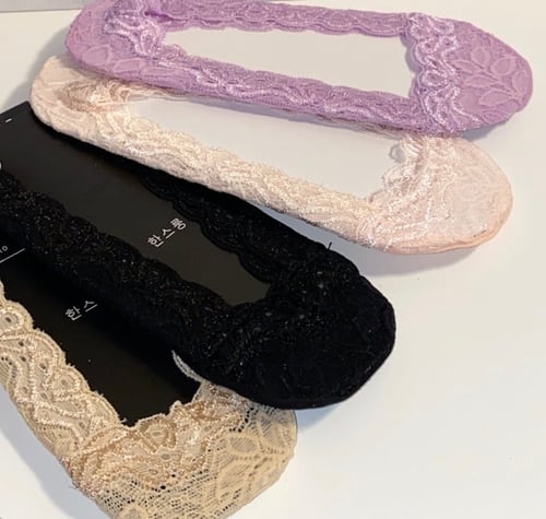 Silicone-supported lace foot socks