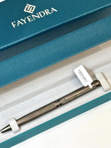 قلم فايندرا مطلي رمادي