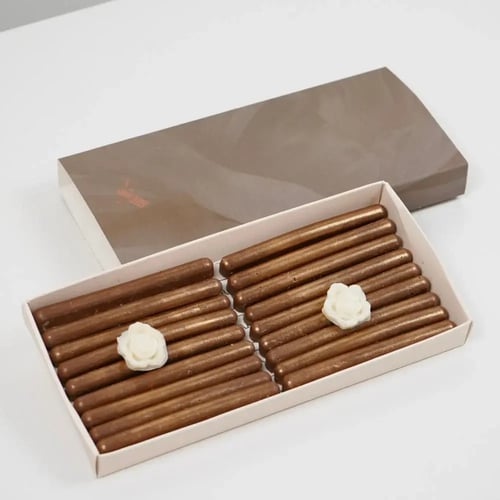 فازة بجامة العيد ، وتفاصيل أخرى