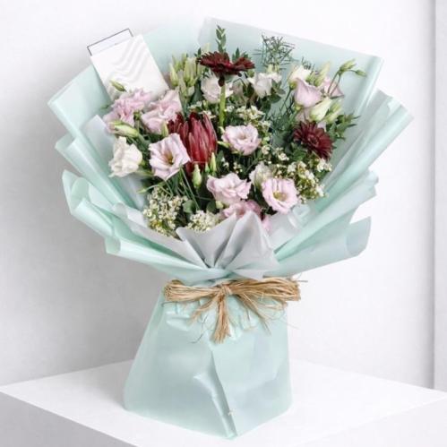 باقة عناق الورد