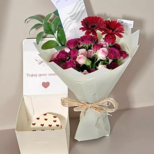 باقة ورد و ميني كيك