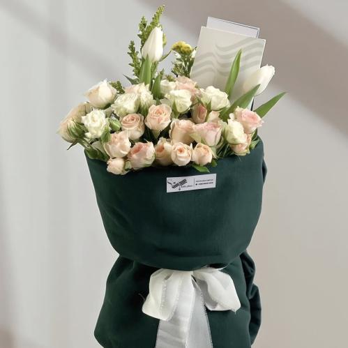 باقة ورد و بلوفر شتوي