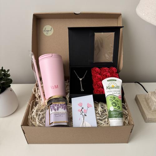 هدية تحتوي على: مق هاف مليون الوردي، بوكس قلادة مع...