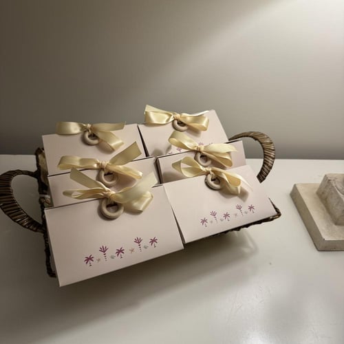 سلة توزيعات 6 علبة تحتوي على ظرف قهوه، شوكلاته مع...