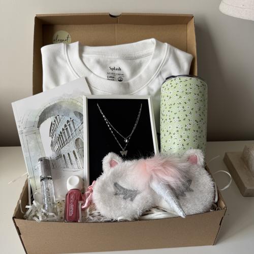 هدية شتوية: بلوفر، مق، قلادة، غطاء عين، مناكير، قل...