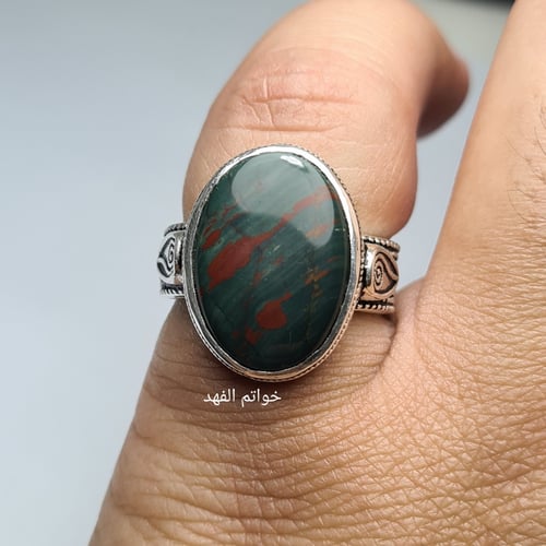خاتم فضه فخم بحجر الدم اليمني النادر والمميز