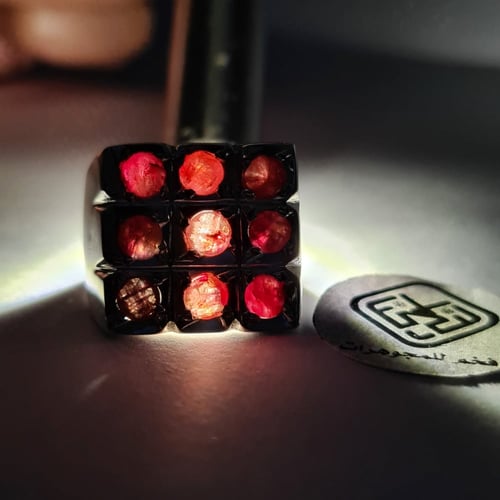 خاتم فضه مميز رسمي مرصع ب 9 أحجار ياقوت أفريقي طبي...