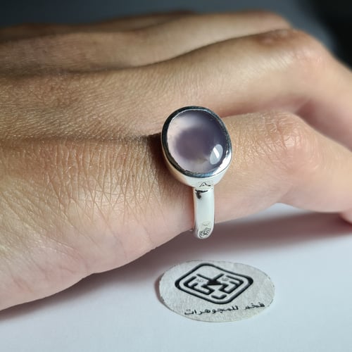 خاتم ملكي فضه فخم بحجر عقيق يمني لون نادر طبيعي مم...