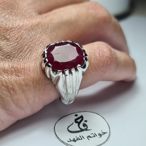 خاتم فضه فخم بحجر ياقوت طبيعي مميز