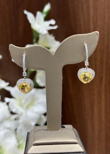 حلق فضه مرصع بالزركون السويسري لون ابيض اصفر