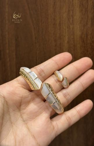اسواره فضه مطليه ذهب لون ابيض مقاس 18cm