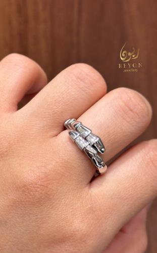 خاتم فضة مرصعة بالزيركون السويسري مقاس 8