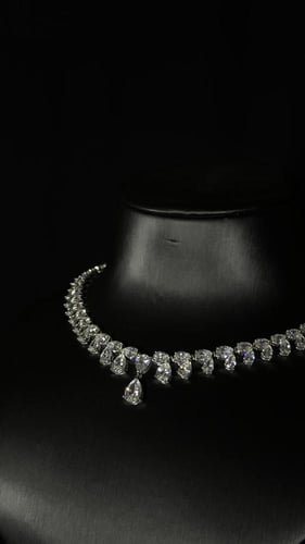 طقم فضه مرصع بالزركن السويسري تصميم الماس