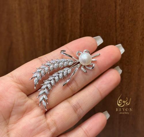 بروش فضة تصميم الماس
