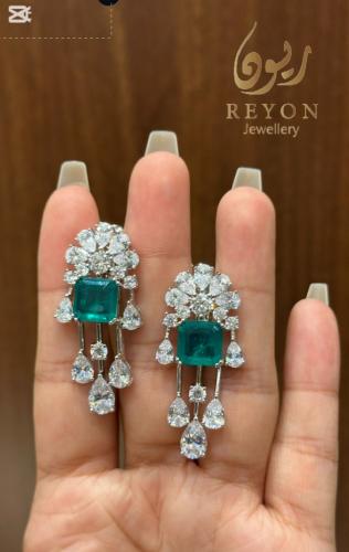 حلق فضه مرصع بالزركون السويسري لون ابيض واخضر